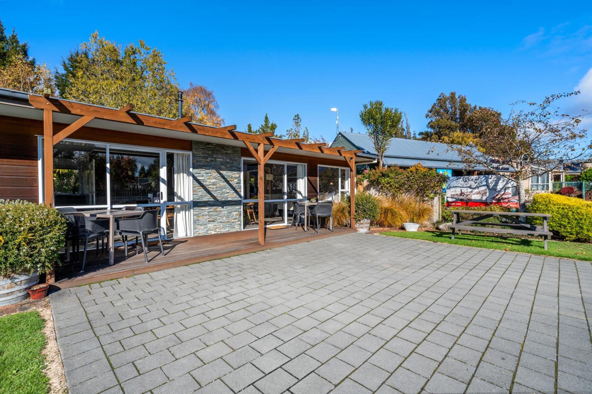 Tasman Holiday Parks - Te Anau Esterno foto